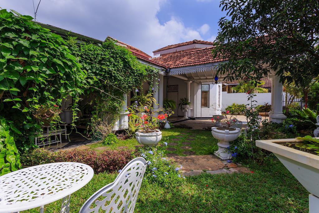 Villa Blanco Dehiwala-Mount Lavinia Exterior photo