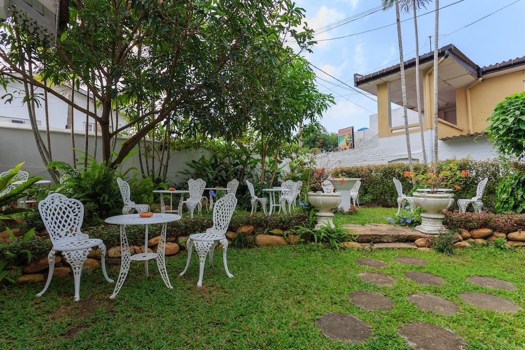 Villa Blanco Dehiwala-Mount Lavinia Exterior photo