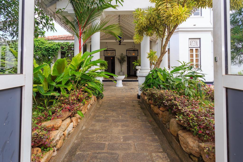 Villa Blanco Dehiwala-Mount Lavinia Exterior photo